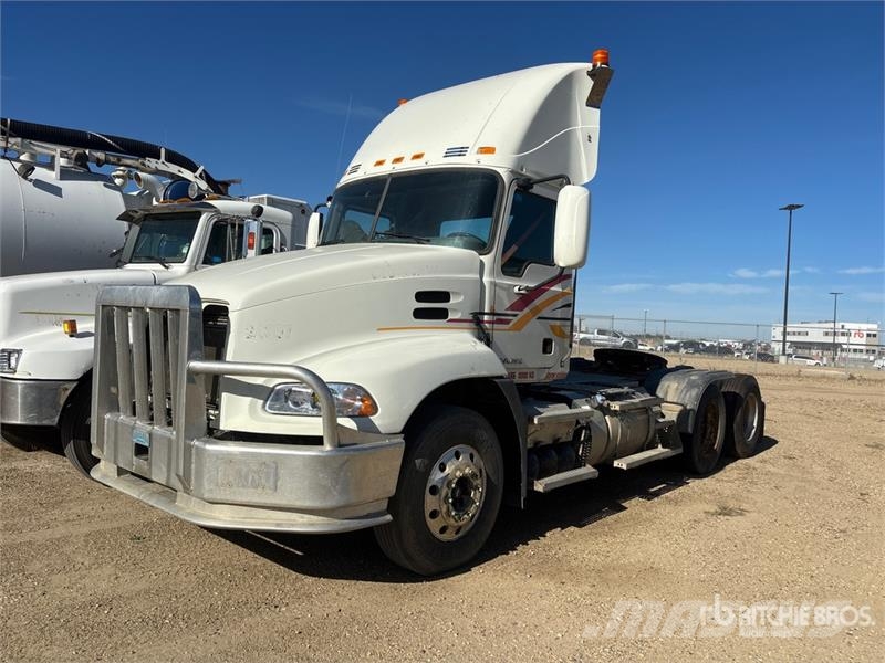 Mack CXU613 Autotractoare