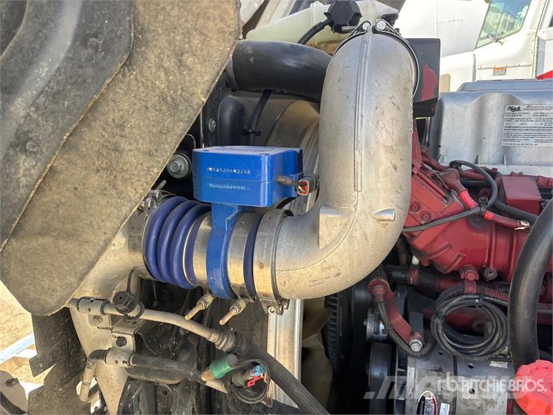Mack CXU613 Autotractoare