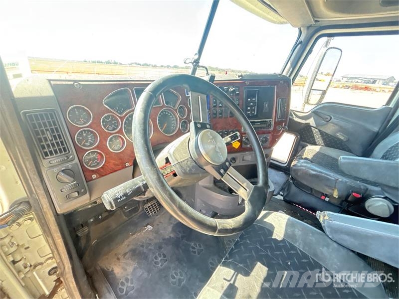Mack CXU613 Prime Movers
