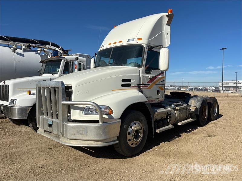 Mack CXU613 Autotractoare