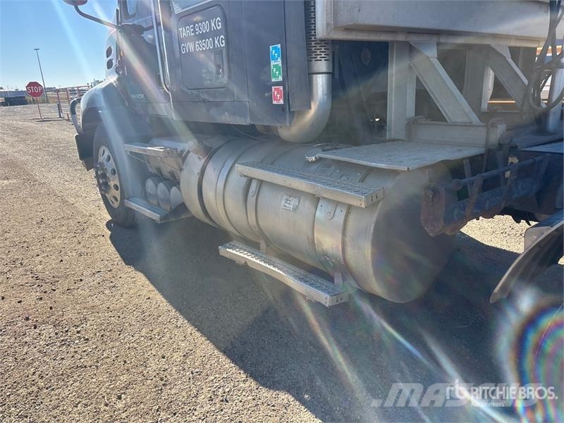 Mack CXU613 Motrici e Trattori Stradali