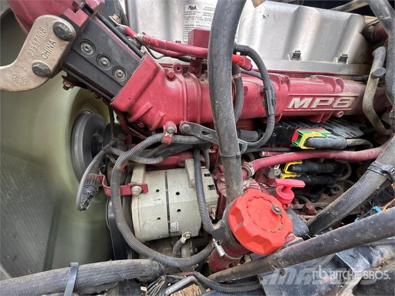 Mack CXU613 曳引機組件