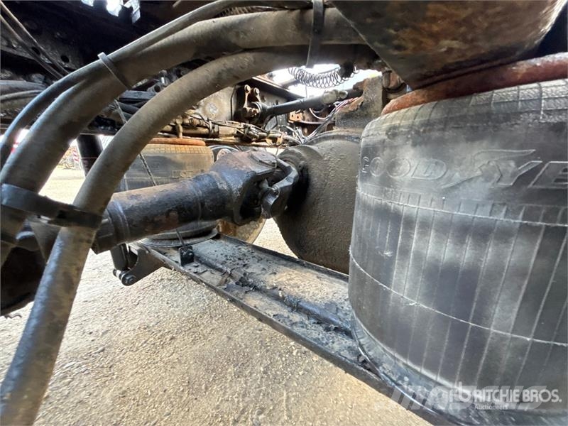 Mack CXU613 Тягачі