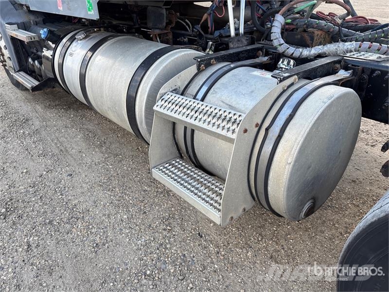 Mack CXU613 Тягачі