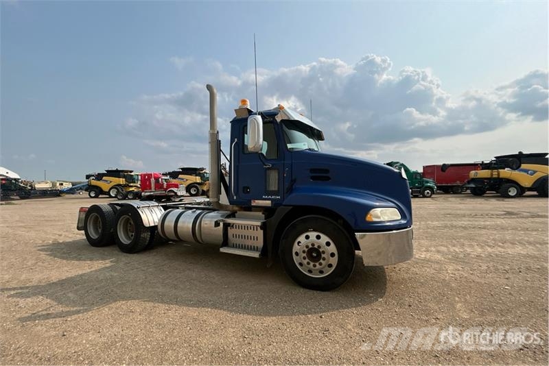 Mack CXU613 曳引機組件