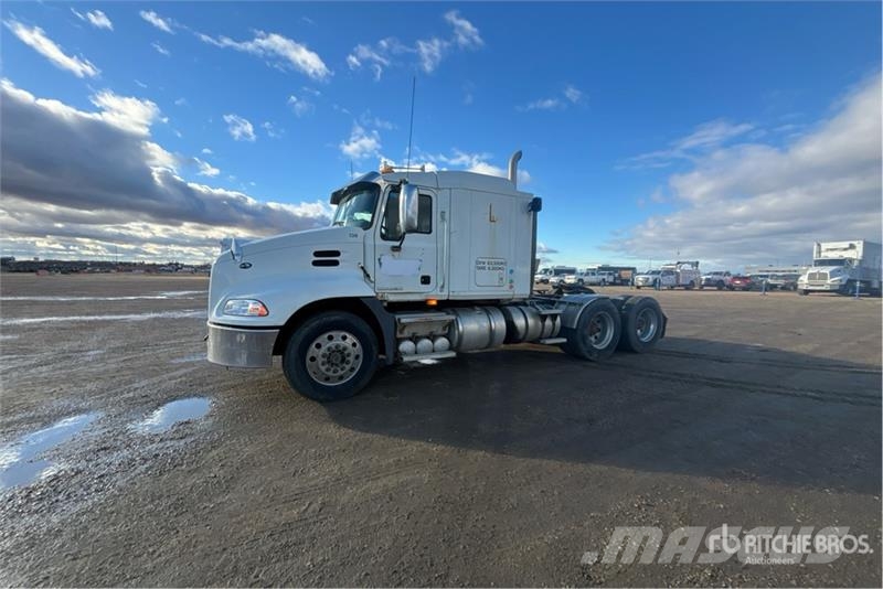 Mack CXU613 Nyergesvontatók