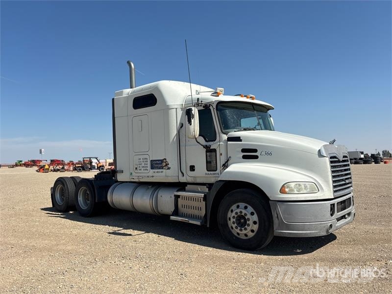 Mack CXU613 Prime Movers