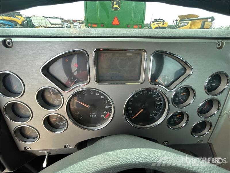 Mack CXU613 曳引機組件
