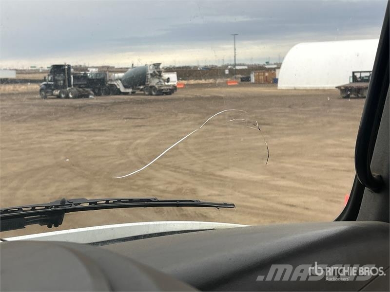 Mack CXU613 Tractor Units