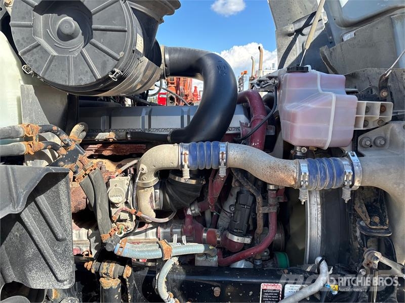 Mack CXU613 Тягачі