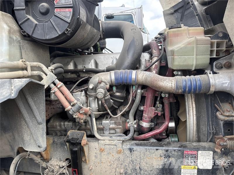 Mack CXU613 Nyergesvontatók