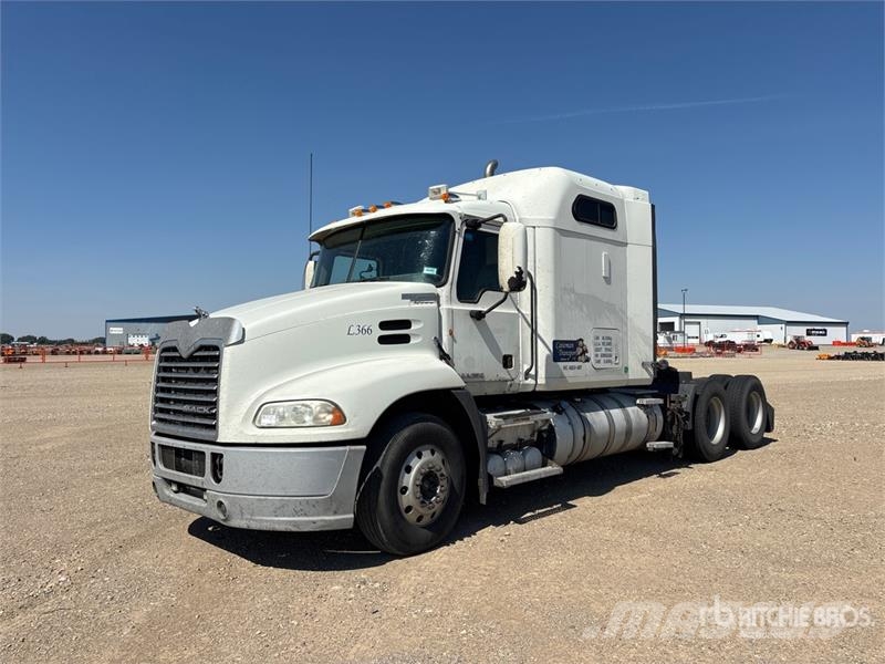 Mack CXU613 Prime Movers