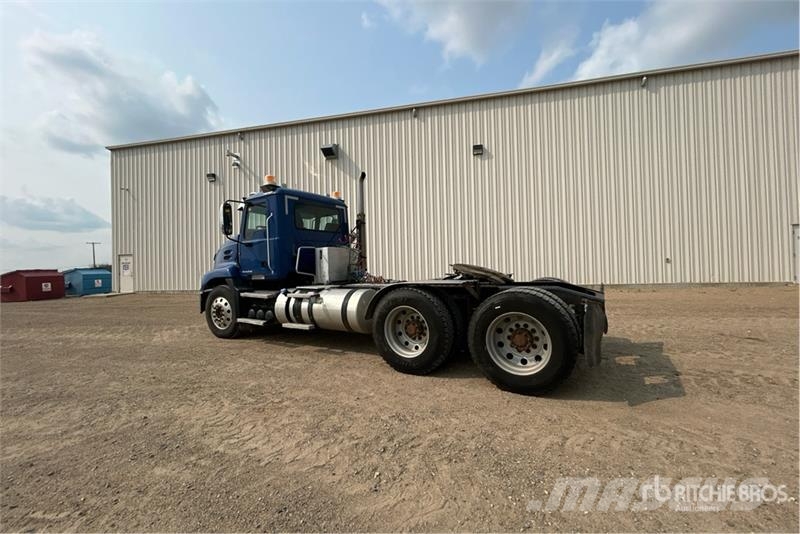 Mack CXU613 曳引機組件