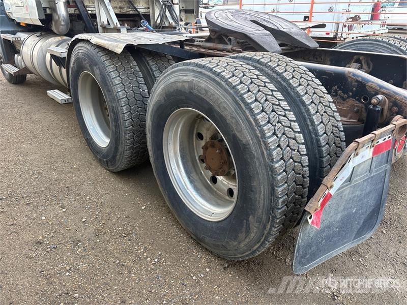 Mack CXU613 Nyergesvontatók