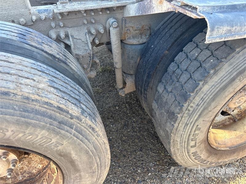 Mack CXU613 Autotractoare