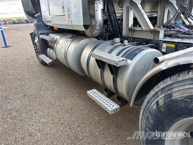 Mack CXU613 Nyergesvontatók