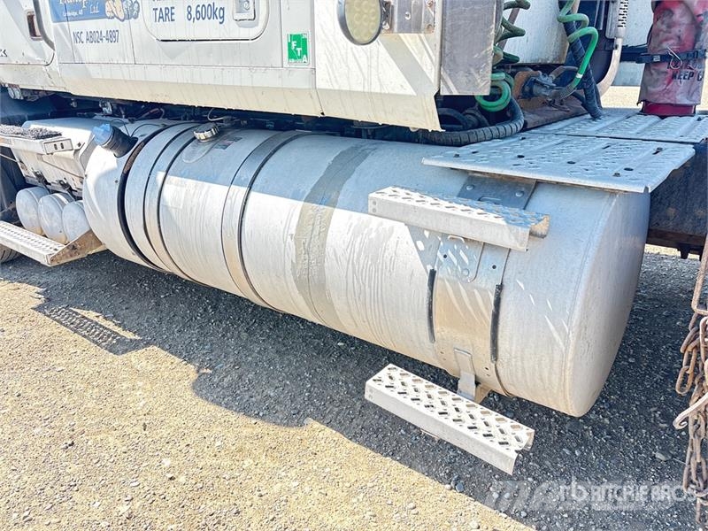 Mack CXU613 Prime Movers