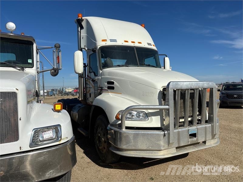 Mack CXU613 Autotractoare