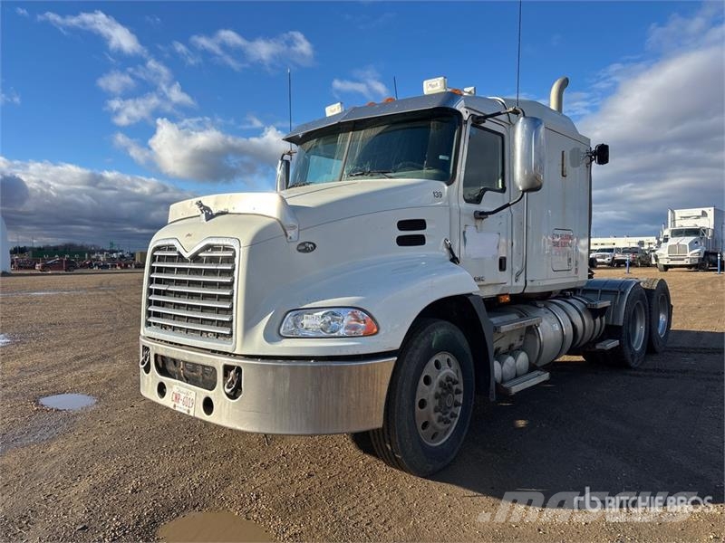 Mack CXU613 Nyergesvontatók