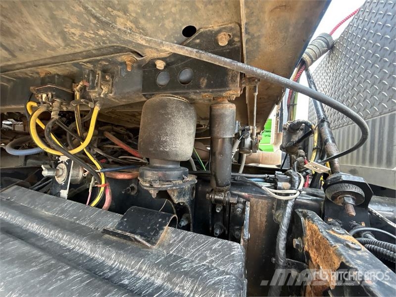 Mack CXU613 曳引機組件
