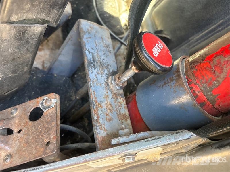 Mack Econodyne R688ST 6x4 Grain Truck Kmetijski / žitni tovornjaki