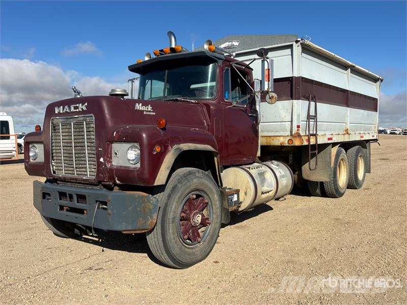 Mack Econodyne R688ST 6x4 Grain Truck Kmetijski / žitni tovornjaki