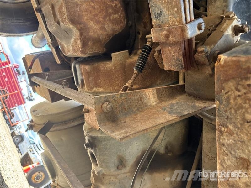 Mack Econodyne R688ST 6x4 Grain Truck Kmetijski / žitni tovornjaki