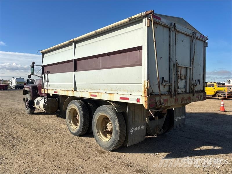 Mack Econodyne R688ST 6x4 Grain Truck Kmetijski / žitni tovornjaki