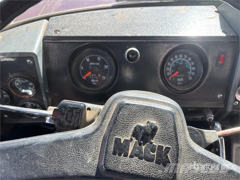 Mack Econodyne R688ST 6x4 Grain Truck Kmetijski / žitni tovornjaki