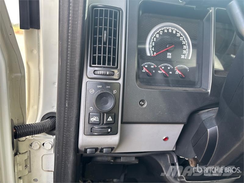 Mack Granite 64BT 6x4 T/A Day Cab Truck Tractor Autotractoare