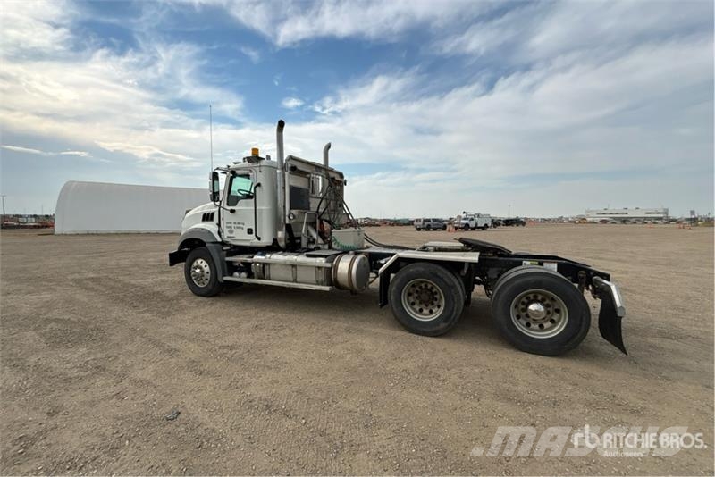 Mack Granite 64BT 6x4 T/A Day Cab Truck Tractor Autotractoare
