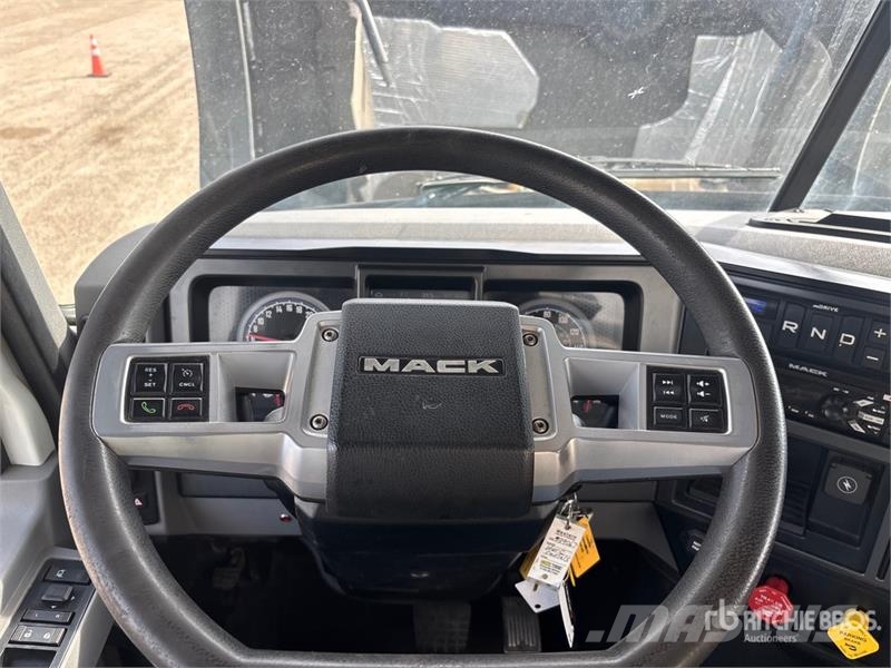 Mack Granite 64BT 6x4 T/A Day Cab Truck Tractor Autotractoare