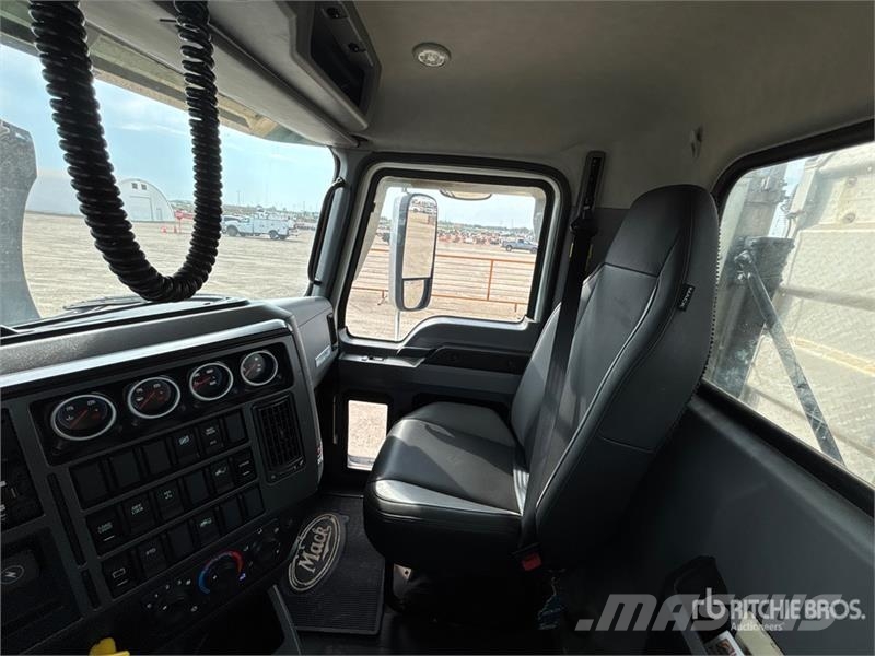 Mack Granite 64BT 6x4 T/A Day Cab Truck Tractor Autotractoare