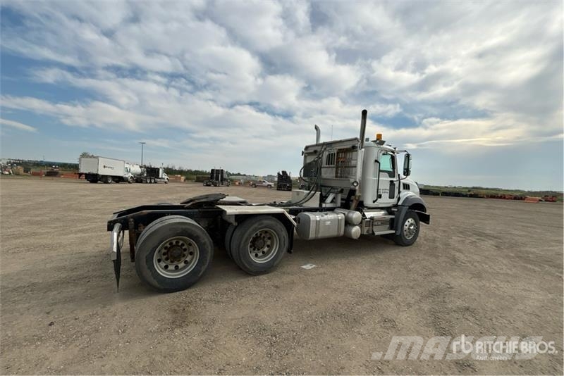 Mack Granite 64BT 6x4 T/A Day Cab Truck Tractor Autotractoare