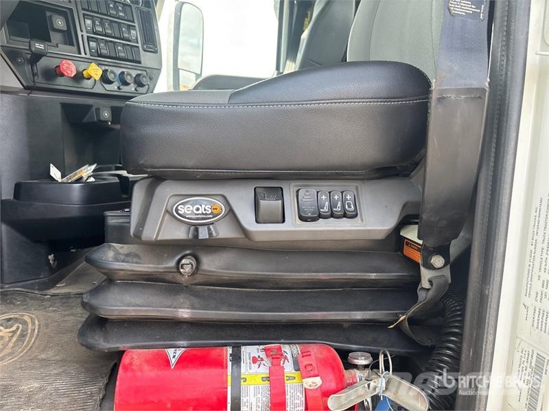 Mack Granite 64BT 6x4 T/A Day Cab Truck Tractor Autotractoare
