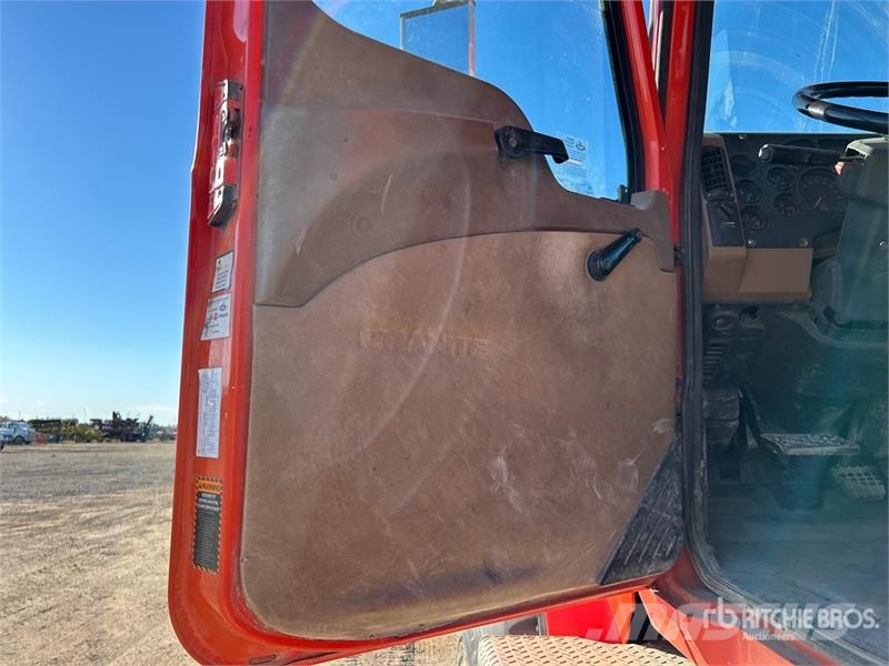 Mack Granite 8x4 Twin-Steer Cab and Chassis Cabines
