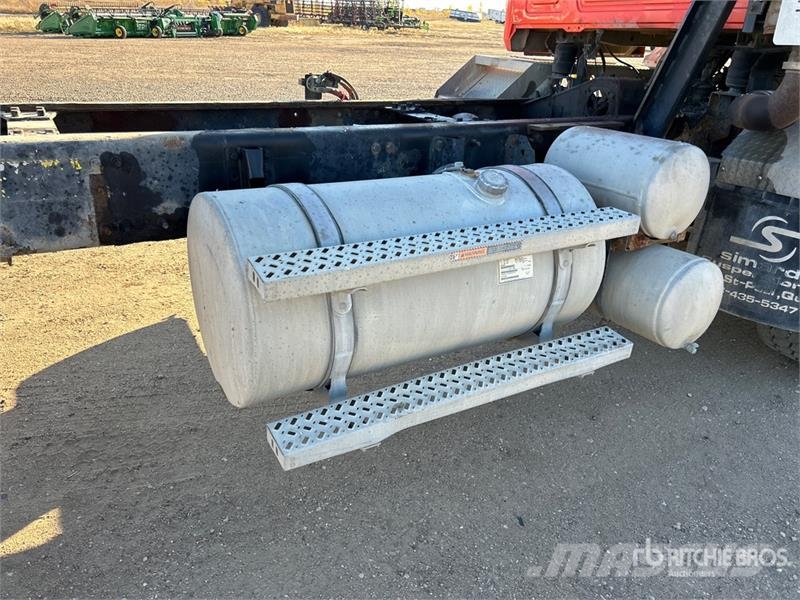 Mack Granite 8x4 Twin-Steer Cab and Chassis Cabines