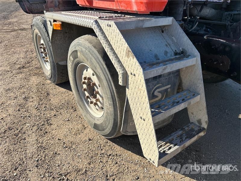 Mack Granite 8x4 Twin-Steer Cab and Chassis Cabines