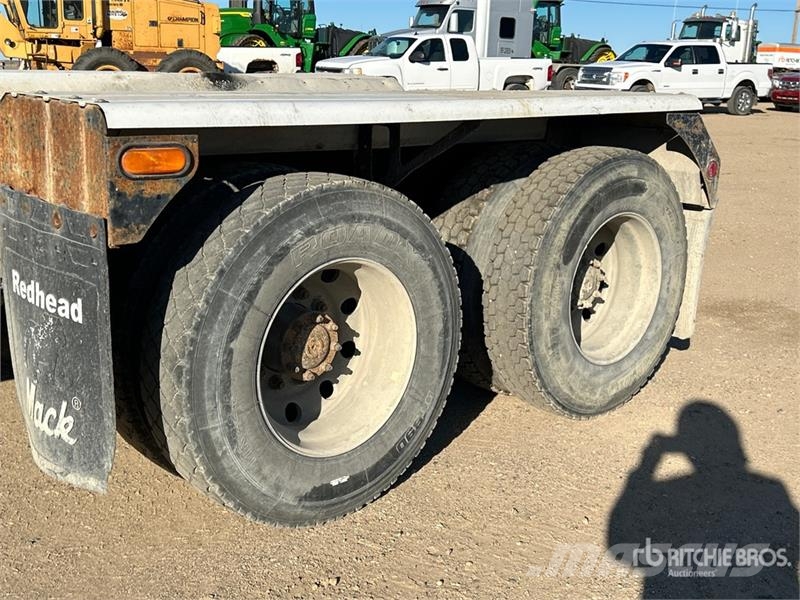 Mack Granite 8x4 Twin-Steer Cab and Chassis Cabines