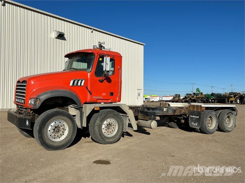Mack Granite 8x4 Twin-Steer Cab and Chassis Cabines