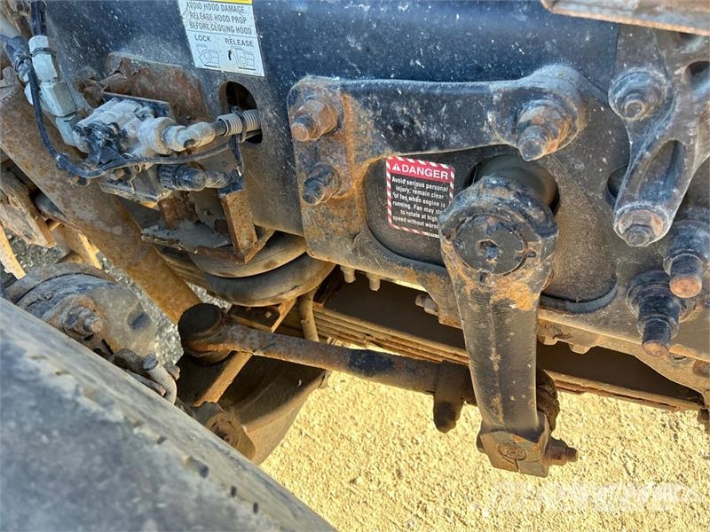 Mack Granite 8x4 Twin-Steer Cab and Chassis Cabines