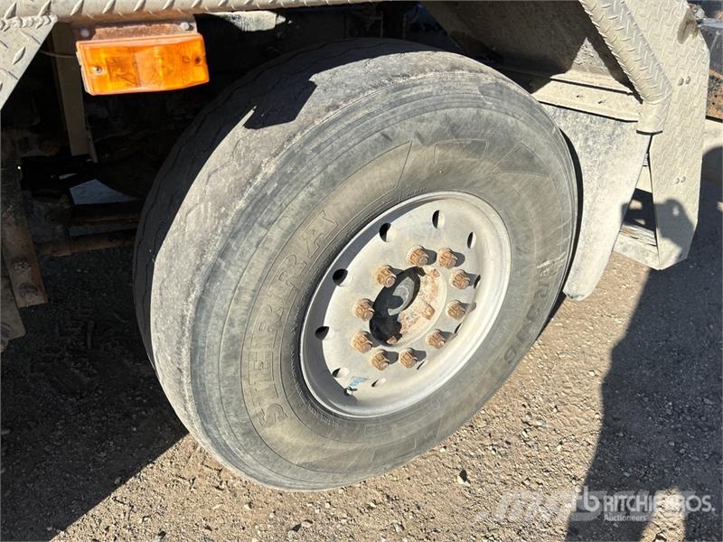 Mack Granite 8x4 Twin-Steer Cab and Chassis Cabines