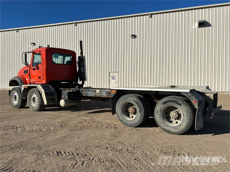 Mack Granite 8x4 Twin-Steer Cab and Chassis Cabines