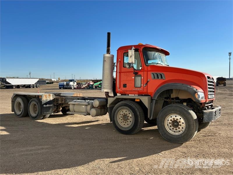 Mack Granite 8x4 Twin-Steer Cab and Chassis Cabines