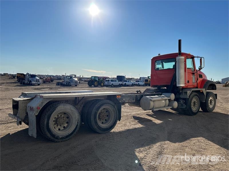 Mack Granite 8x4 Twin-Steer Cab and Chassis Cabines