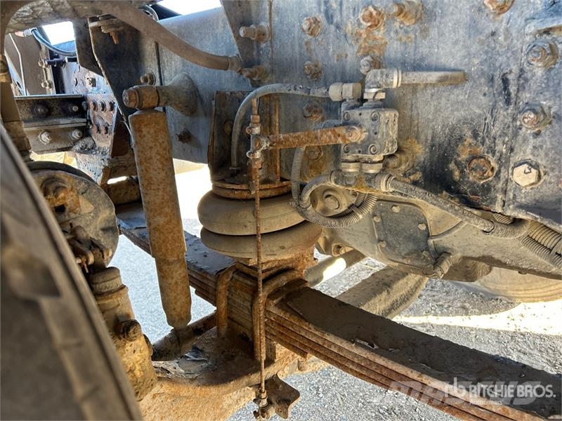 Mack Granite 8x4 Twin-Steer Cab and Chassis Cabines