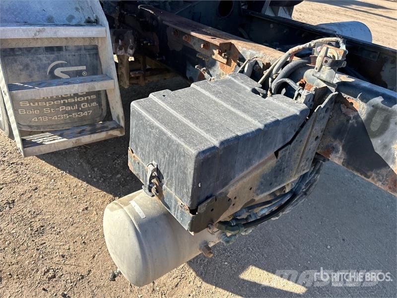 Mack Granite 8x4 Twin-Steer Cab and Chassis Cabines