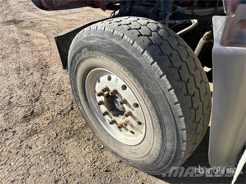 Mack Granite 8x4 Twin-Steer Cab and Chassis Cabines