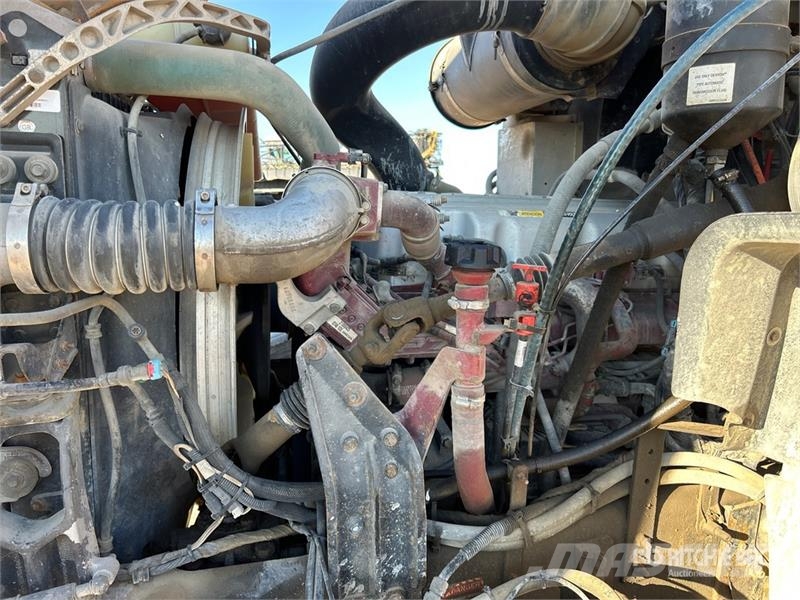 Mack Granite 8x4 Twin-Steer Cab and Chassis Cabines