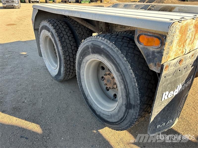 Mack Granite 8x4 Twin-Steer Cab and Chassis Cabines